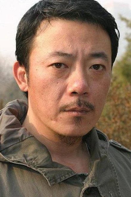 卢映