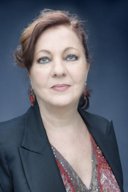 Carmen Linares
