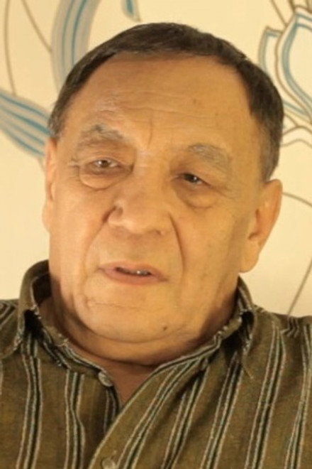 Алишер Хамдамов