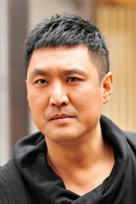 梁炜