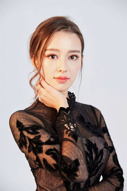 吉娜·爱丽丝