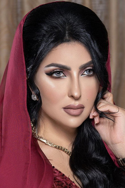 زينب العسكري