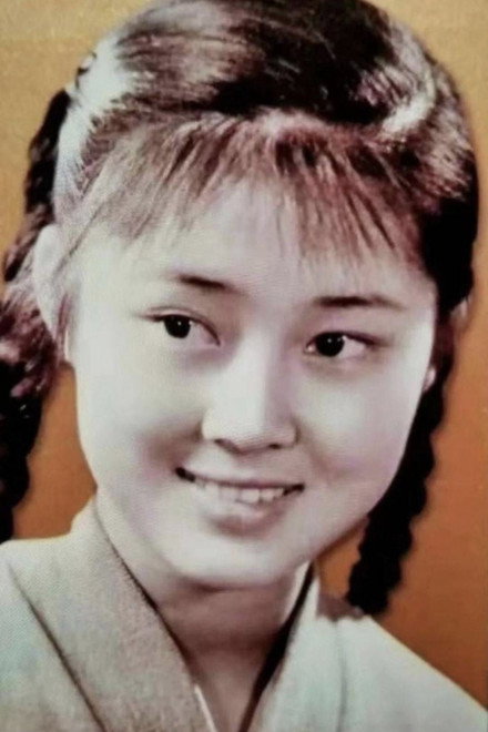 黄婉秋